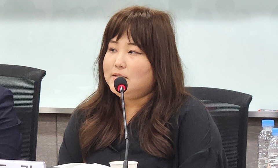 2023년 9월 국회의원회관에서 열린 삼중음성 유방암의 치료사각지대 해소를 위한 정책토론회에 참석한 이두리 우리두리구슬하나 유방암 환우회 대표