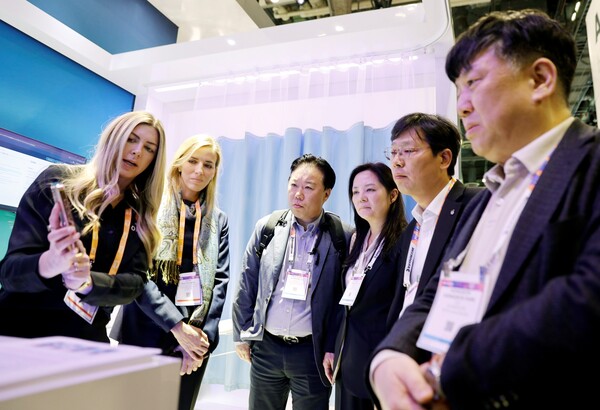 사진. 고려대의료원이 HIMSS 2025서 글로벌 빅테크와 디지털 헬스케어 협력 논의했다. (왼쪽부터) 윤주성 디지털혁신팀장, 추영수 선임간호부장, 손호성 의무기획처장,박홍석 의학지능정보본부장.