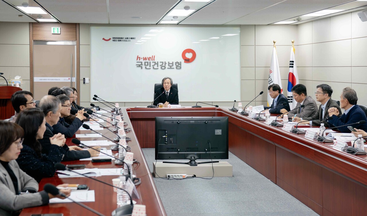 27일 건강보험공단 서울강원지역본부에서 보건‧법학‧의학 전문가(전문단체)로 구성된 범국민흡연폐해대책단 회의가 어렸다.