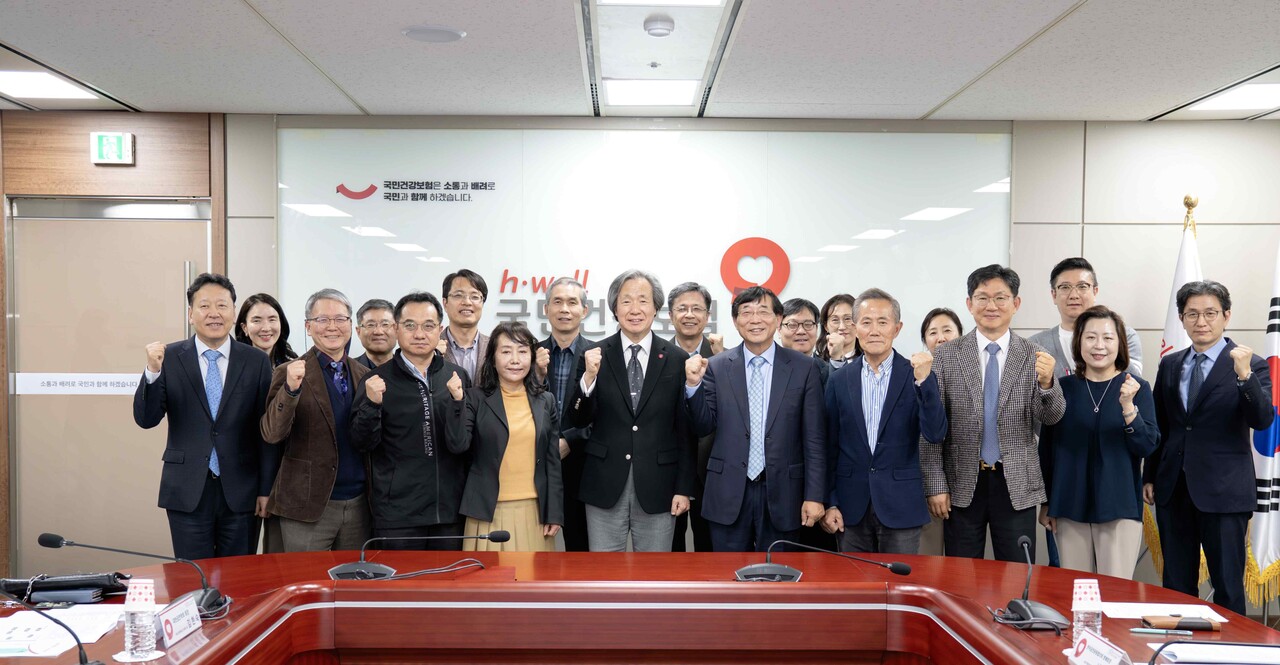 27일 건강보험공단 서울강원지역본부에서 보건‧법학‧의학 전문가(전문단체)로 구성된 범국민흡연폐해대책단 회의가 어렸다.