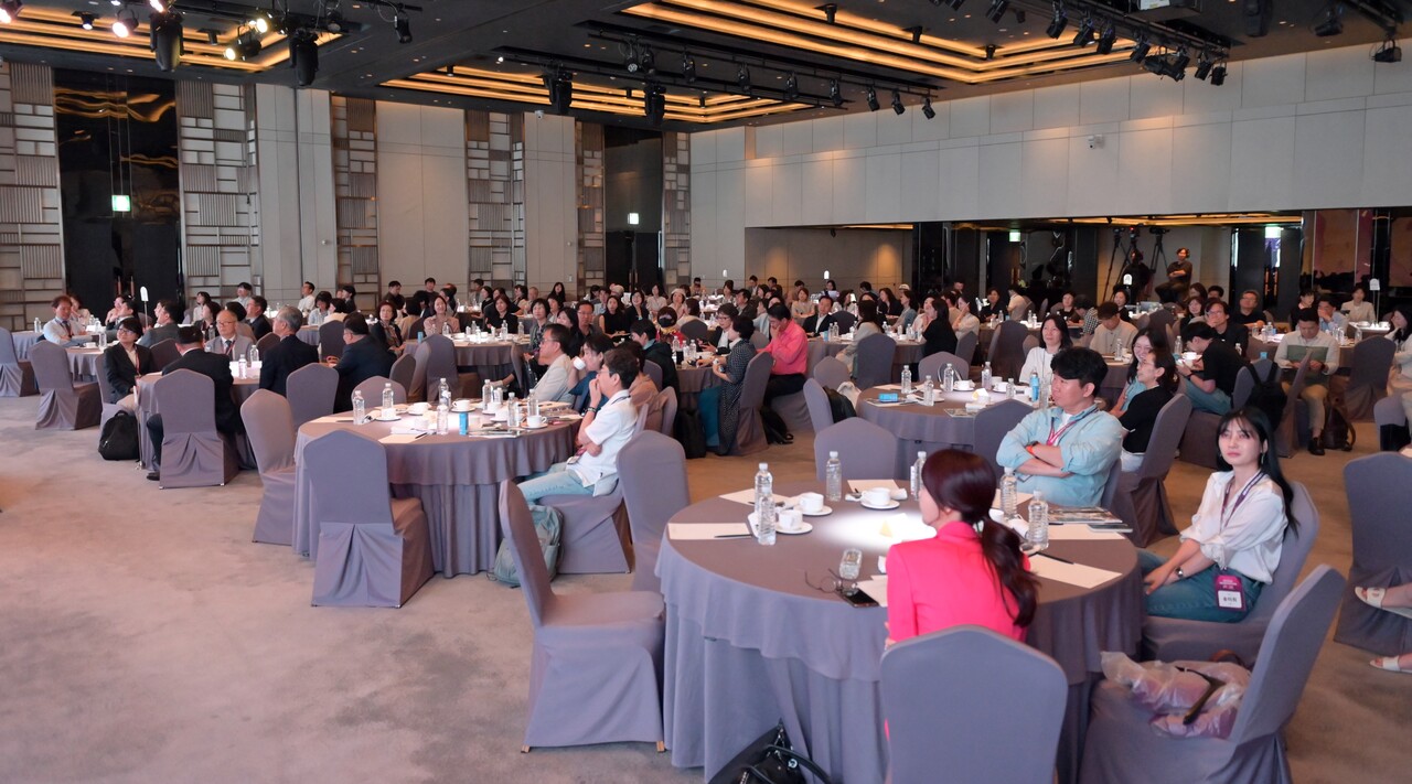 17일 오전 서울시 중구 앰배서더 서울 풀만 그랜드볼룸에서 열린 '그랜드 제너레이션 컨퍼런스 2025(Grand Generation Conference 2025)' 