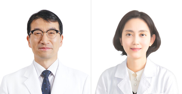 사진. (왼쪽부터) 강경중 교수, 박정하 교수.